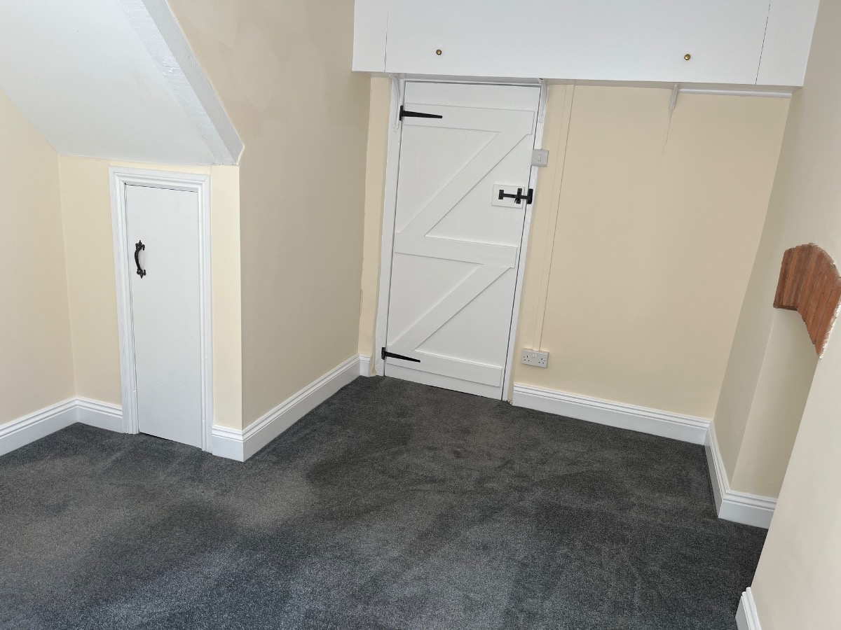 Painter and Decorator: Image 6
